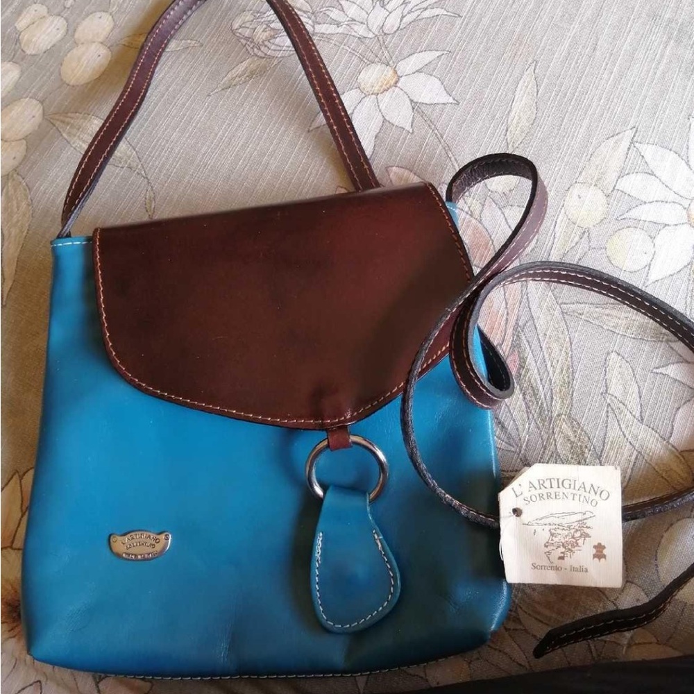 NWT Italian Leather Blue Crossbody Bag - Picture 9 of 10